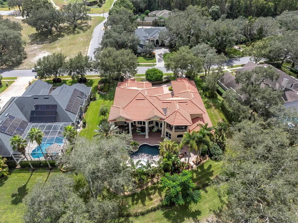 2861 ROEHAMPTON CLOSE Tarpon Springs, FL 34688