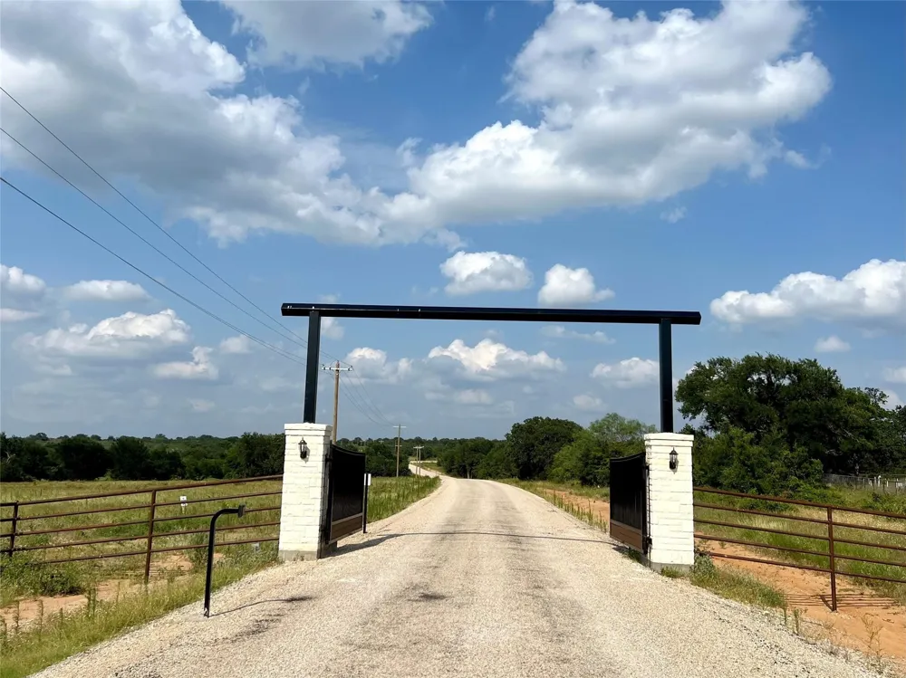 190 New Hope Lane Palo Pinto, TX 76484
