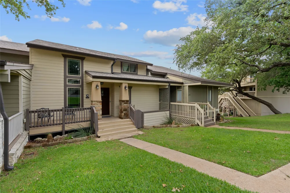287 Venture Boulevard Point Venture, TX 78645