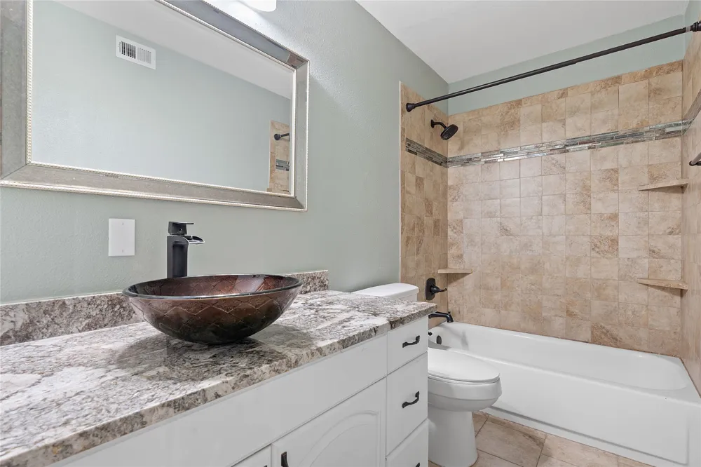 287 Venture Boulevard Point Venture, TX 78645