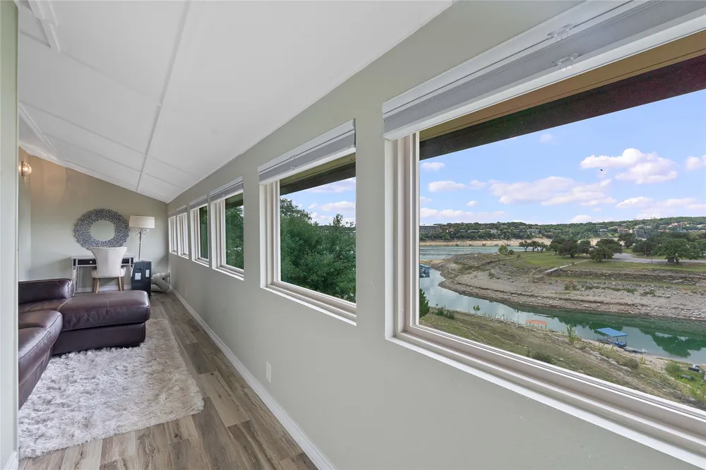 287 Venture Boulevard Point Venture, TX 78645