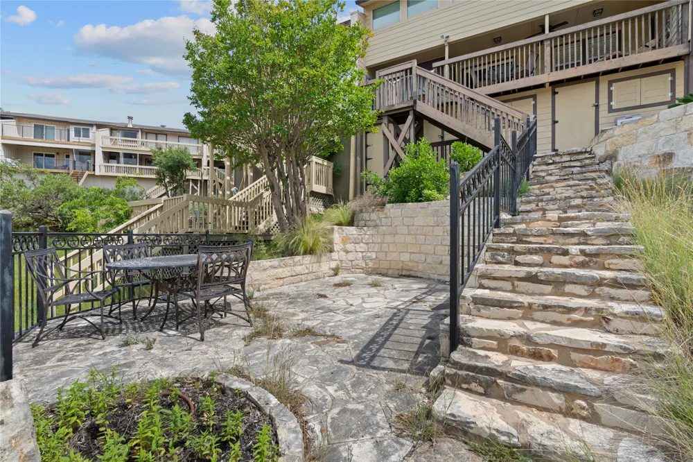 287 Venture Boulevard Point Venture, TX 78645