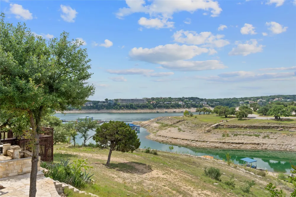 287 Venture Boulevard Point Venture, TX 78645