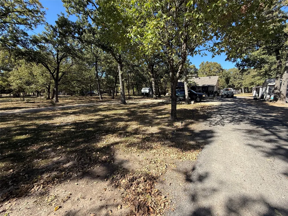 32894 County Road 2142 Kemp, TX 75143