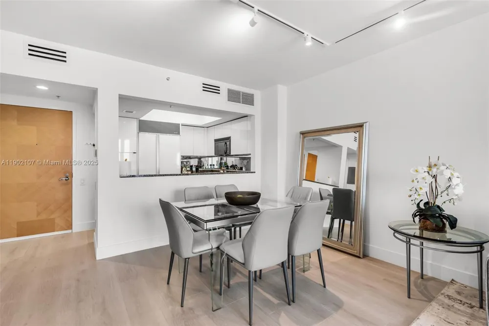 1500 Ocean Dr #1109 Miami Beach, FL 33139