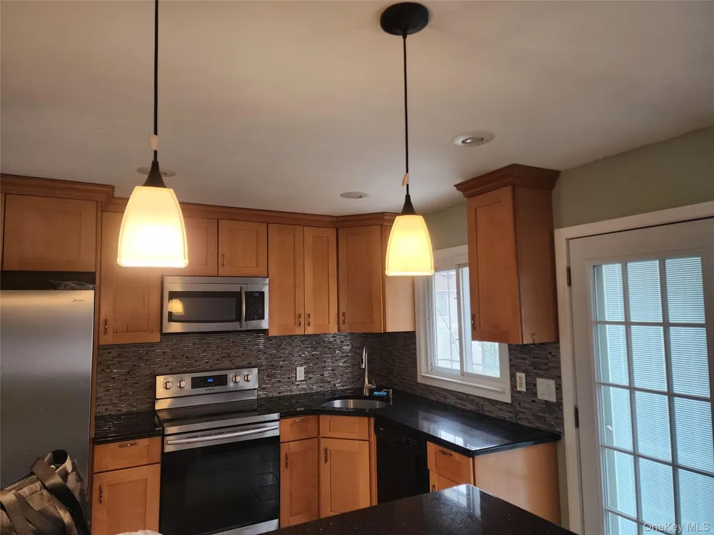 3 Nancy Place East Massapequa, NY 11758
