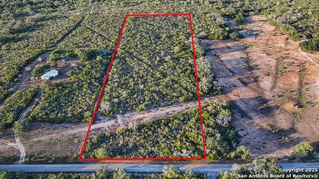 00 W King Lane Tuleta, TX 78162
