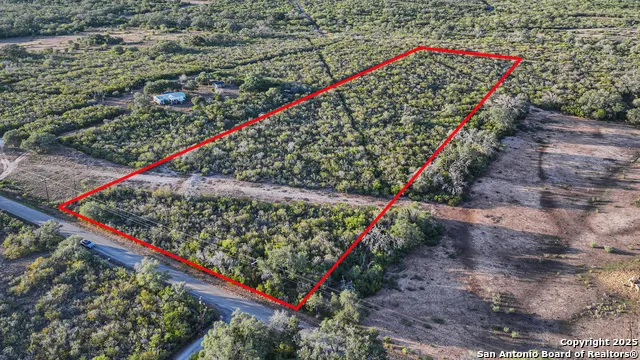 00 W King Lane Tuleta, TX 78162