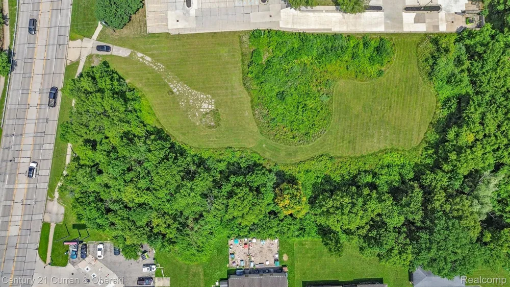 38500 GARFIELD ROAD Clinton Charter Township, MI 48038
