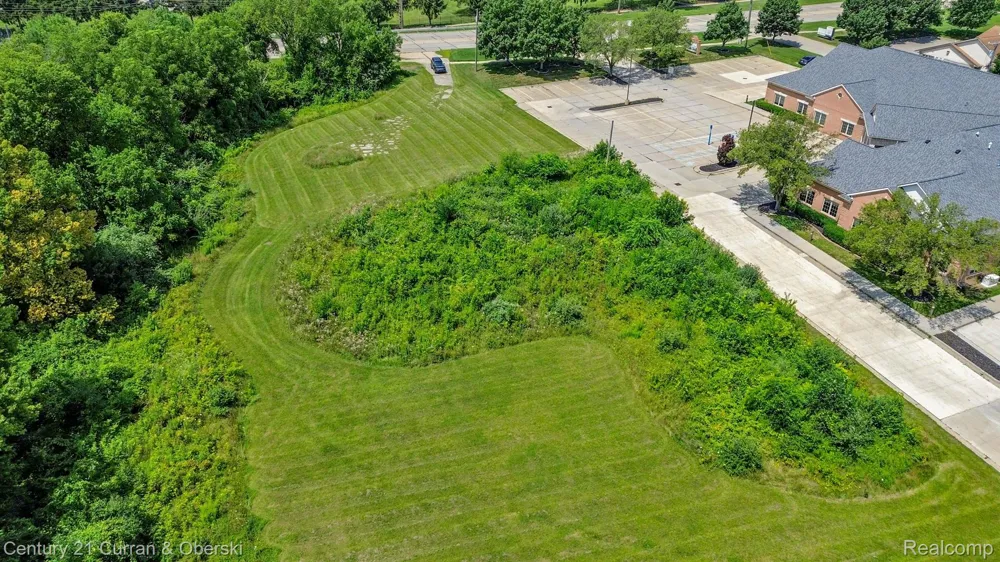 38500 GARFIELD ROAD Clinton Charter Township, MI 48038
