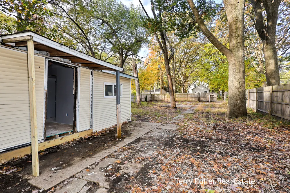 2521 Sanford Street Muskegon Heights City, MI 49444