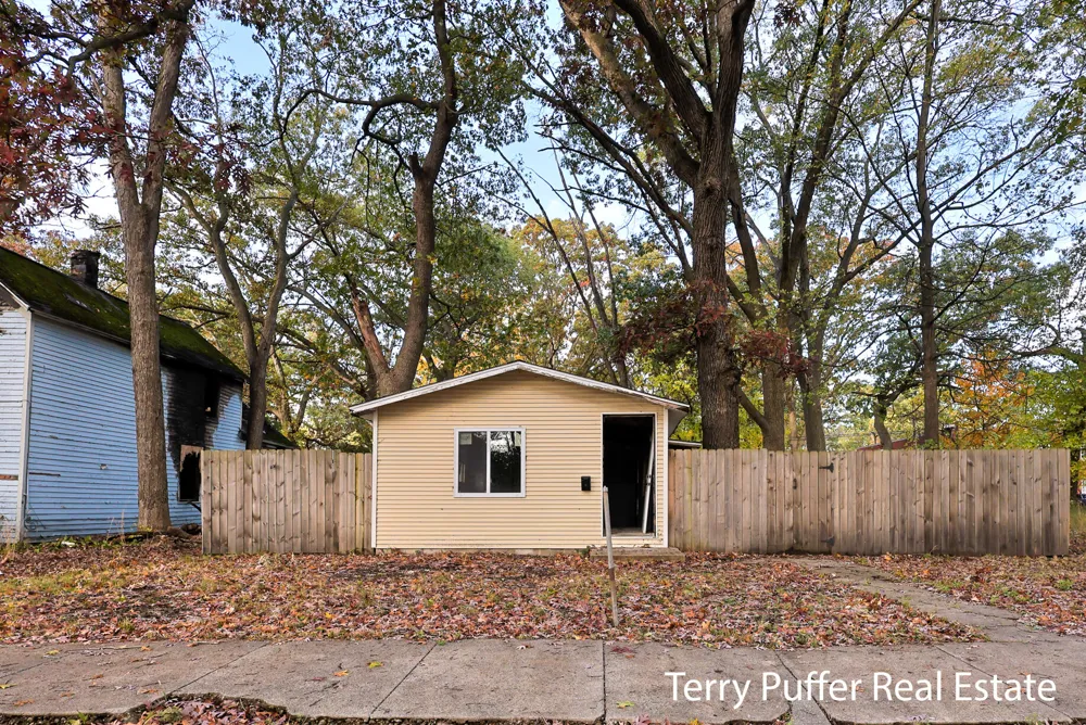 2521 Sanford Street Muskegon Heights City, MI 49444