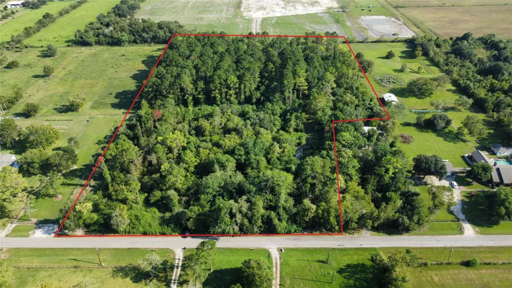 4925 County Road 435 Alvin, TX 77511