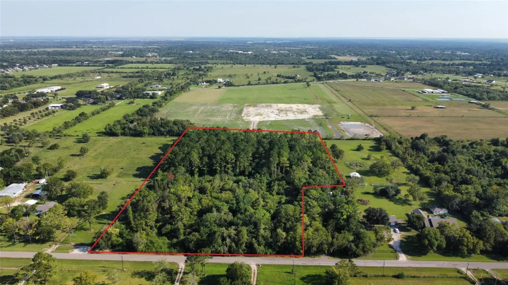 4925 County Road 435 Alvin, TX 77511