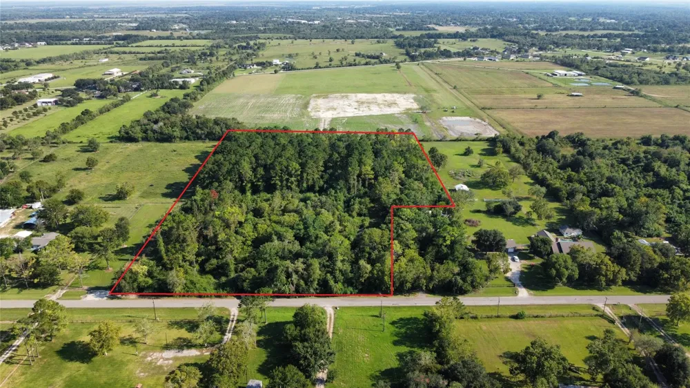 4925 County Road 435 Alvin, TX 77511