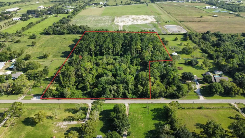 4925 County Road 435 Alvin, TX 77511