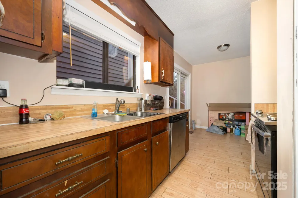 6013 Tall Tree Lane Harrisburg, NC 28075