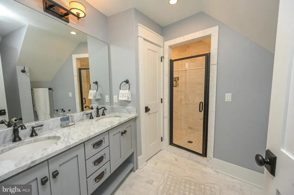 47 HOLY CROSS Oakland, MD 21550