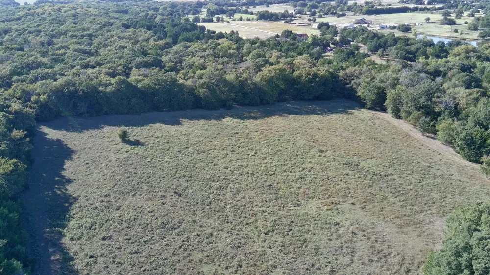 9190 E Fm 922 Valley View, TX 76272