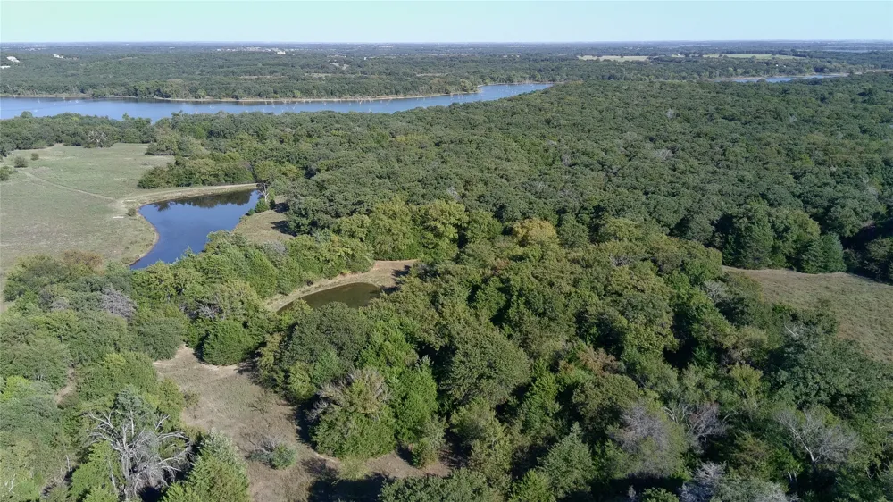 9190 E Fm 922 Valley View, TX 76272