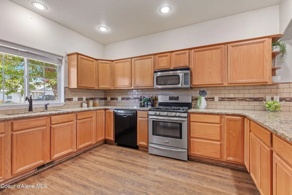 9088 ORANGE BLOSSOM COURT Hayden, ID 83835