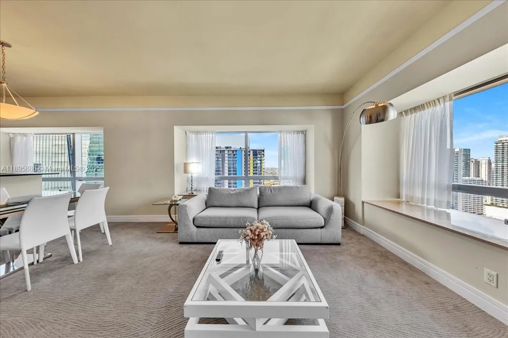 1435 Brickell Ave #3112 Miami, FL 33131