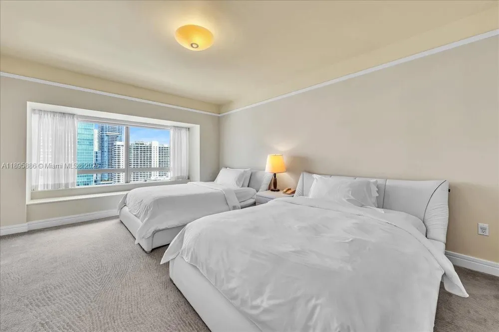 1435 Brickell Ave #3112 Miami, FL 33131