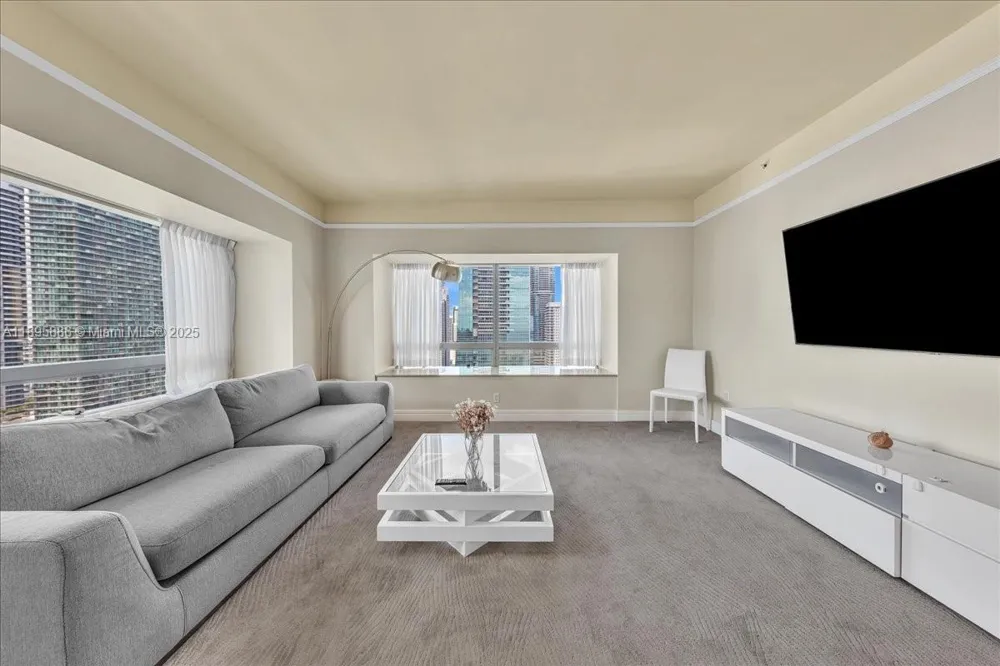 1435 Brickell Ave #3112 Miami, FL 33131