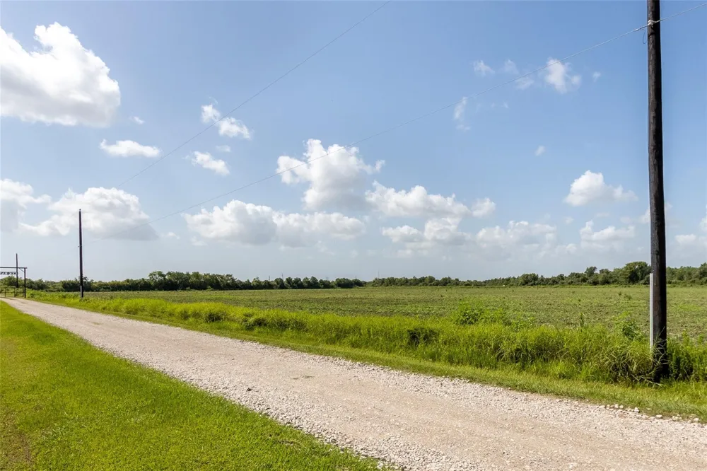 5272 Cr 160 Alvin, TX 77511