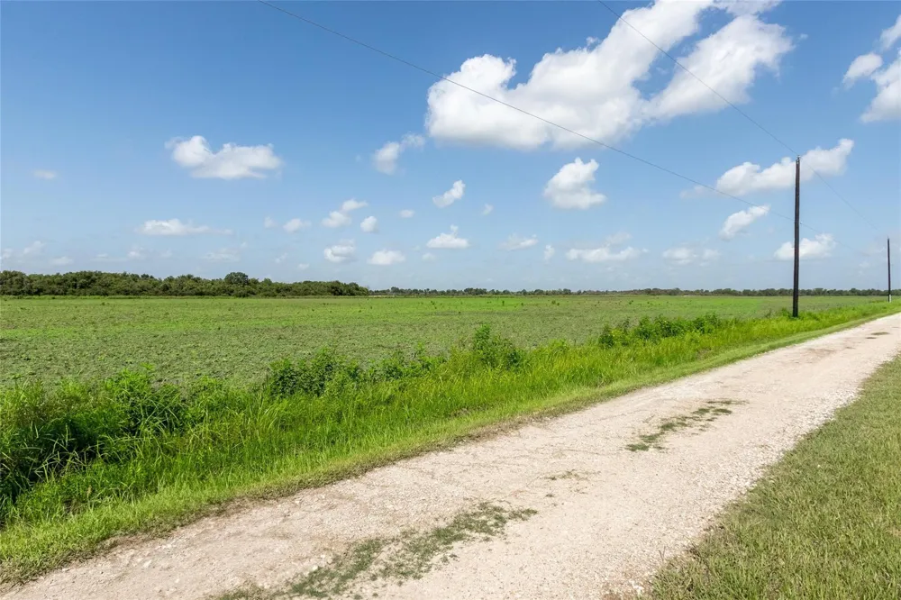 5272 Cr 160 Alvin, TX 77511