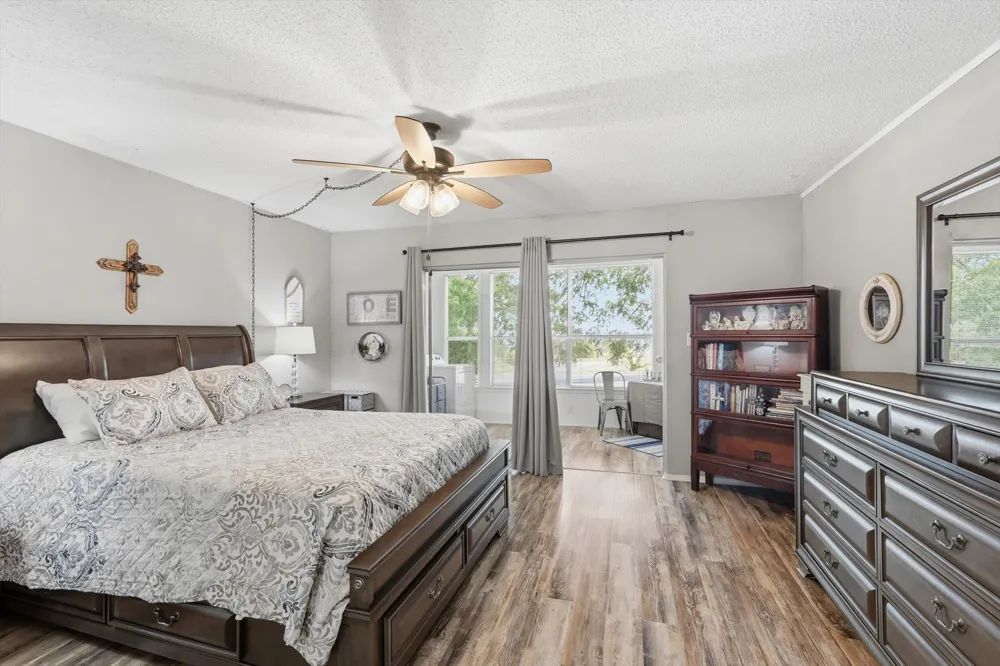 81 Runaway Bay Drive #220 Runaway Bay, TX 76426