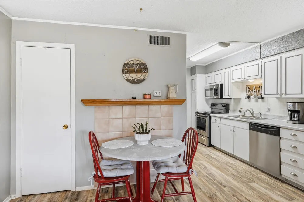 81 Runaway Bay Drive #220 Runaway Bay, TX 76426