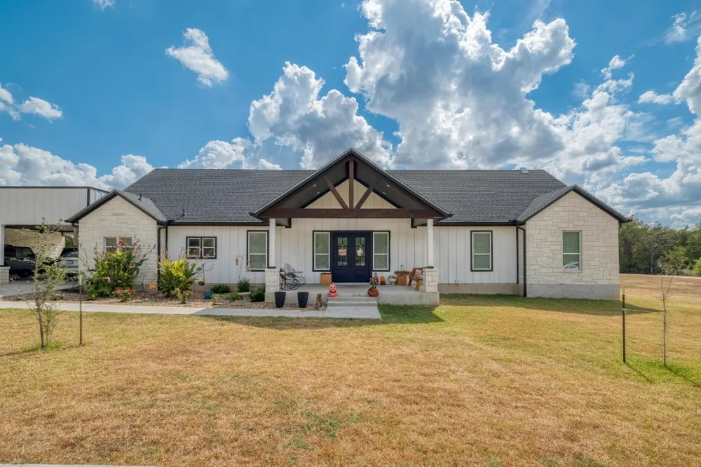 1901 E State Highway 21 #B Paige, TX 78659
