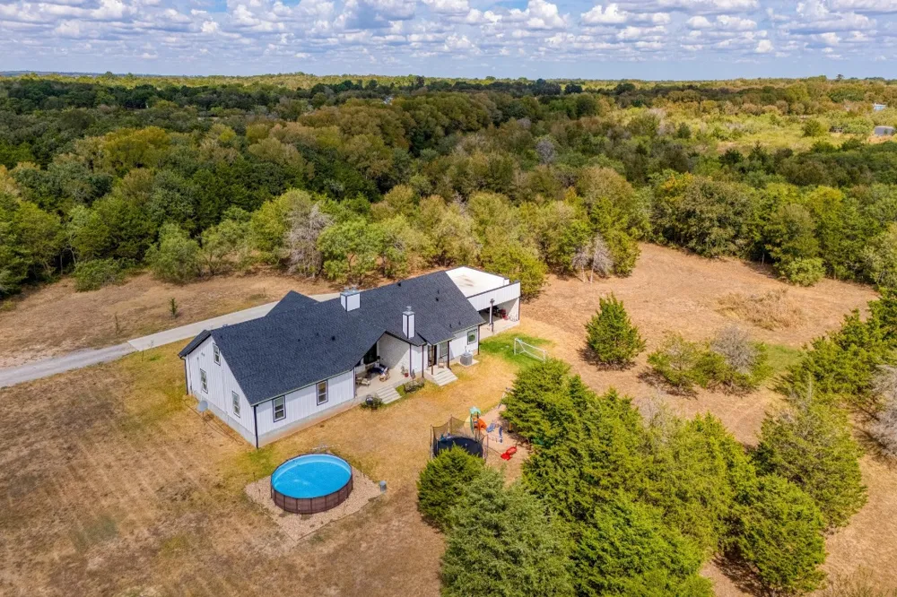 1901 E State Highway 21 #B Paige, TX 78659