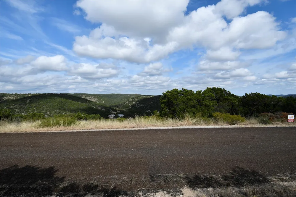 22 West Point Way Concan, TX 78838