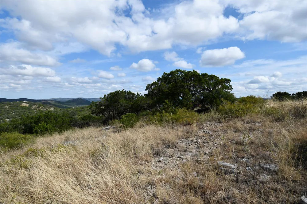 22 West Point Way Concan, TX 78838