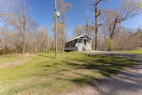129 Shoreline Drive