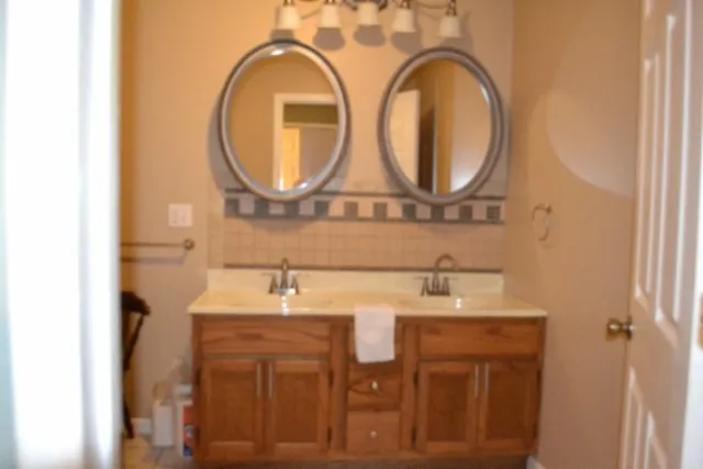 218 E Lake Ave Celina, TN 38551