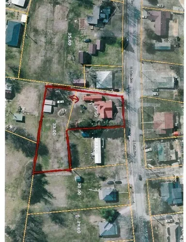 218 E Lake Ave Celina, TN 38551
