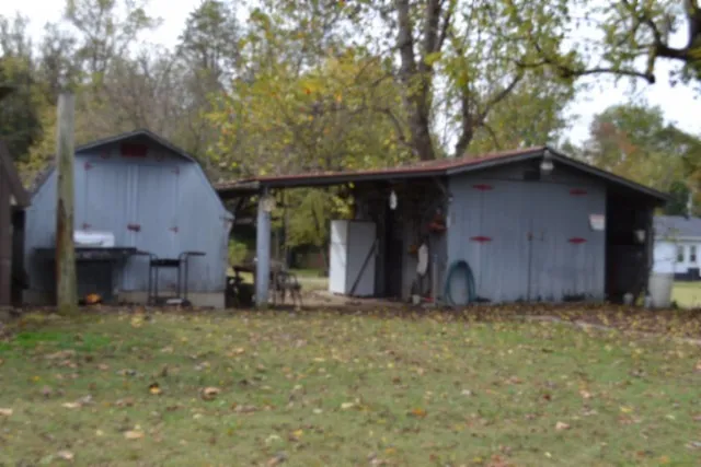 218 E Lake Ave Celina, TN 38551