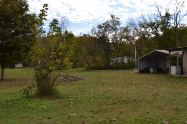 218 E Lake Ave Celina, TN 38551