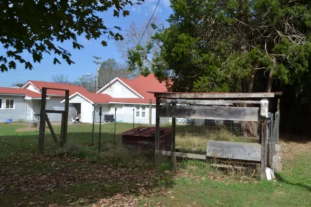 218 E Lake Ave Celina, TN 38551