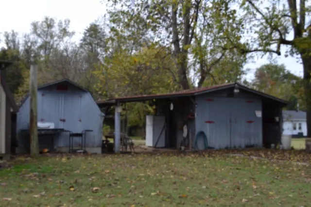 218 E Lake Ave Celina, TN 38551