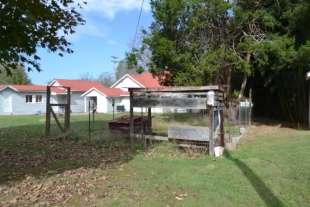 218 E Lake Ave Celina, TN 38551