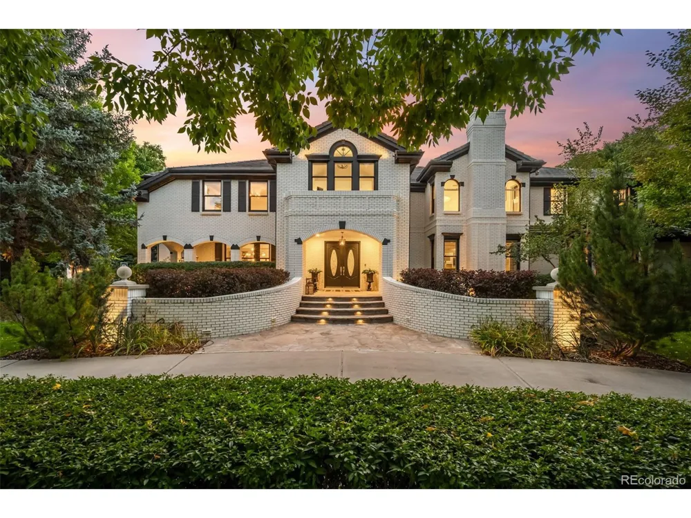 4903 S Elizabeth Circle