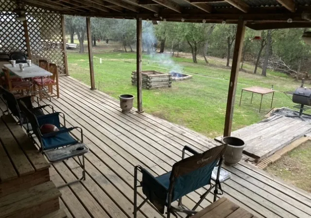 120 Center Creek Drive Floresville, TX 78114