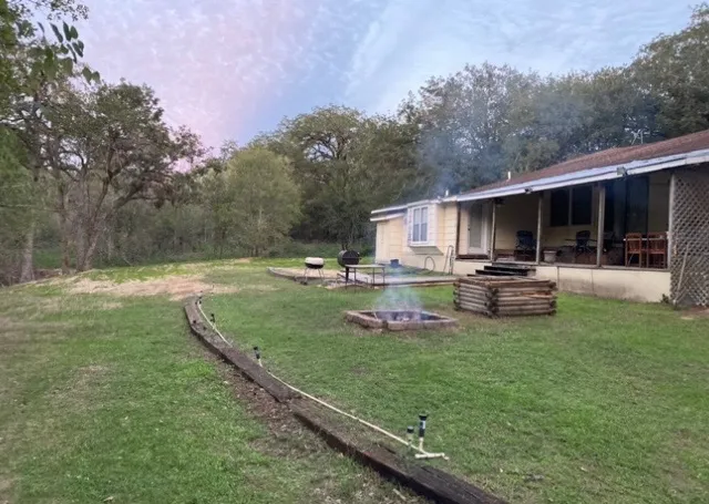 120 Center Creek Drive Floresville, TX 78114