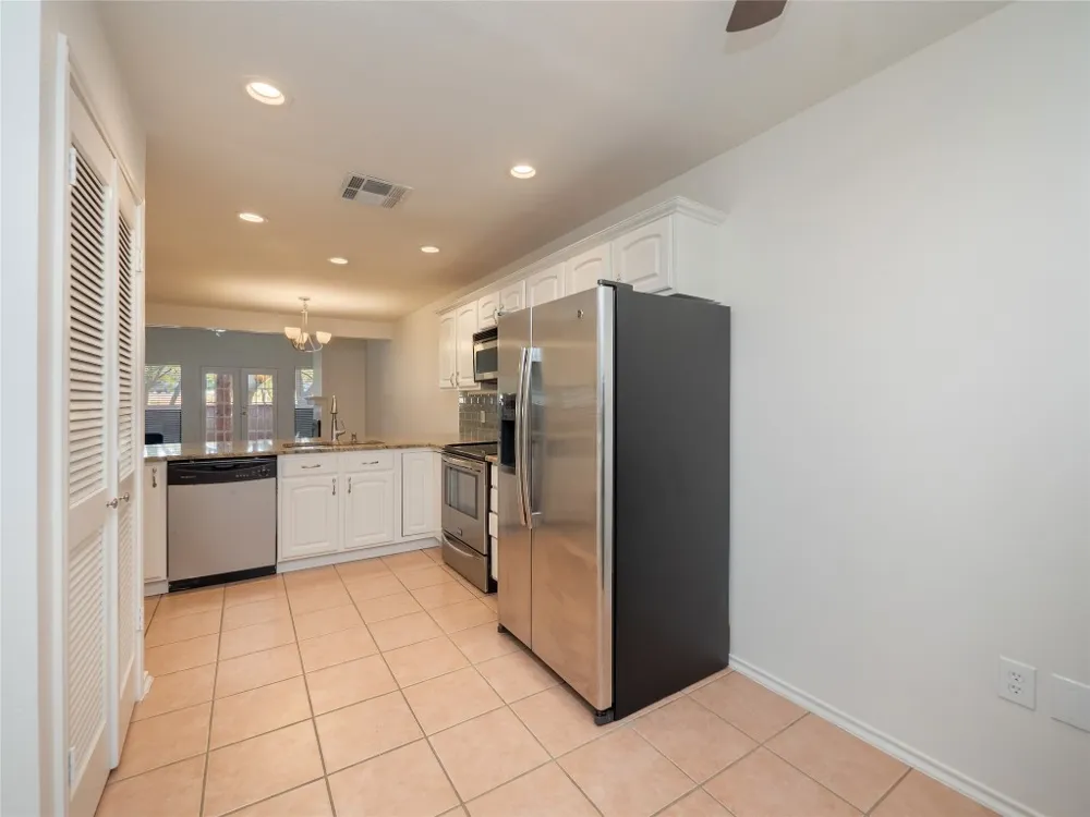 7211 Lakewood Drive #E118 Austin, TX 78750