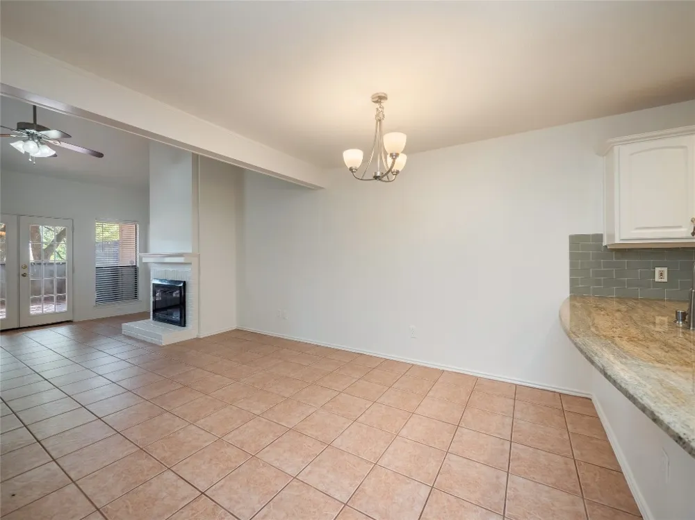 7211 Lakewood Drive #E118 Austin, TX 78750