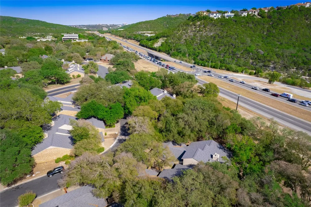 7211 Lakewood Drive #E118 Austin, TX 78750